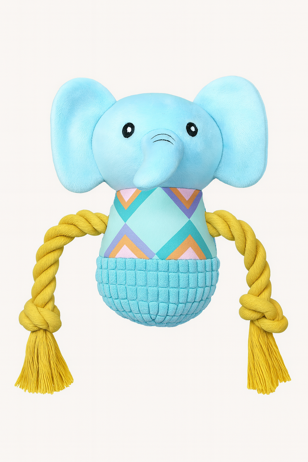 Elefante pequeño con cuerdas